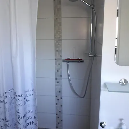 Apartment Unner Deck Aber Schick